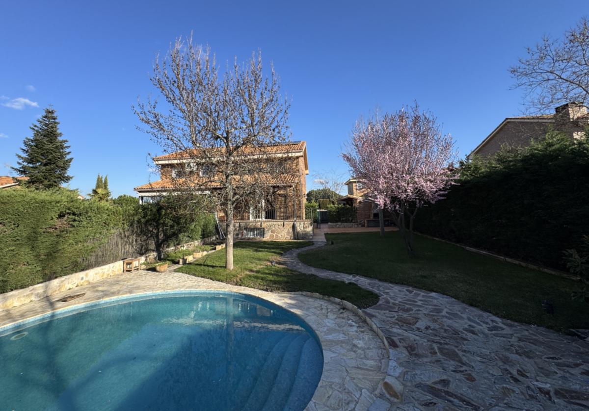 Chalet con jardín en Ávila